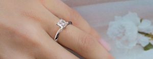 1.5 carat princess cut diamond engagement ring