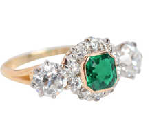Fascinante - Colombian Emerald Diamond Ring