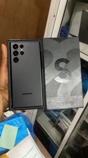 New Samsung Galaxy S22 Ultra 256 GB Black 1
